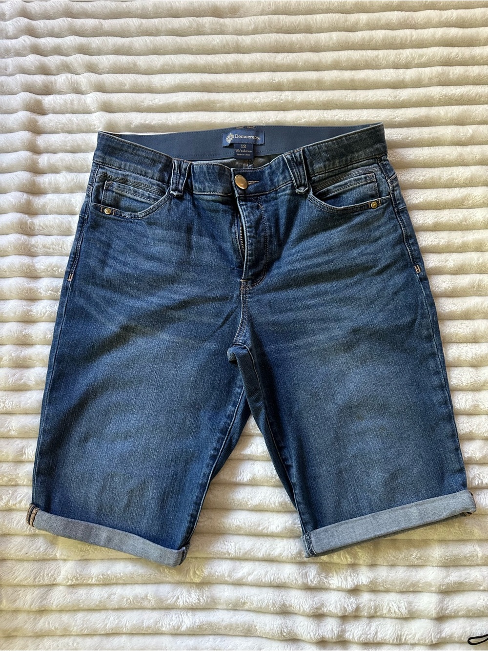 Democracy Indigo Blue Rolled-Hem Women’s Bermuda Shorts